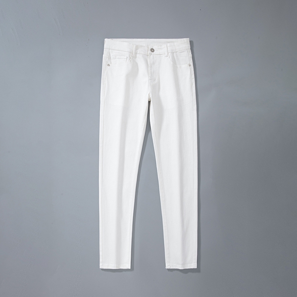 ブランドジーンズ背面デザイン